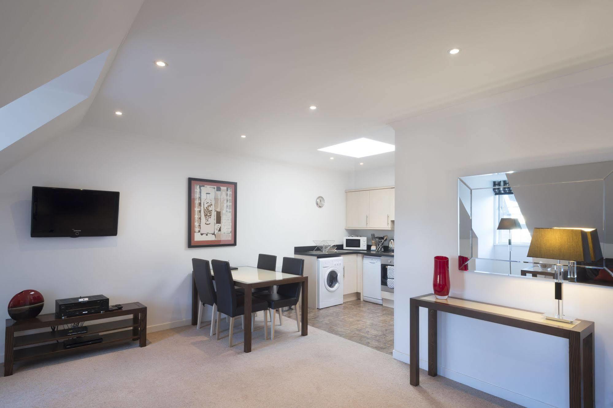 Fountain Court Apartments - Grove Executive Единбург Екстериор снимка