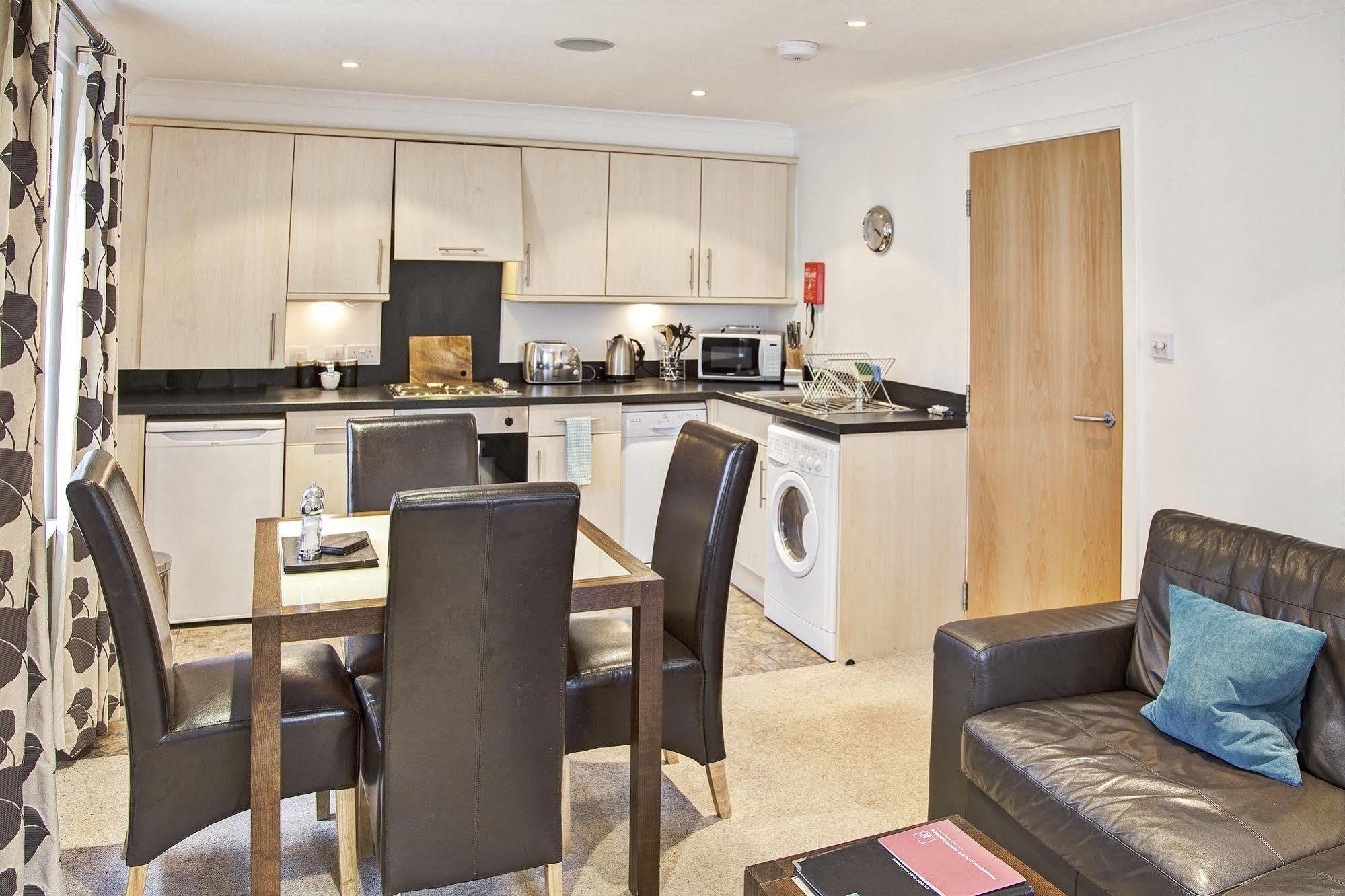 Fountain Court Apartments - Grove Executive Единбург Екстериор снимка