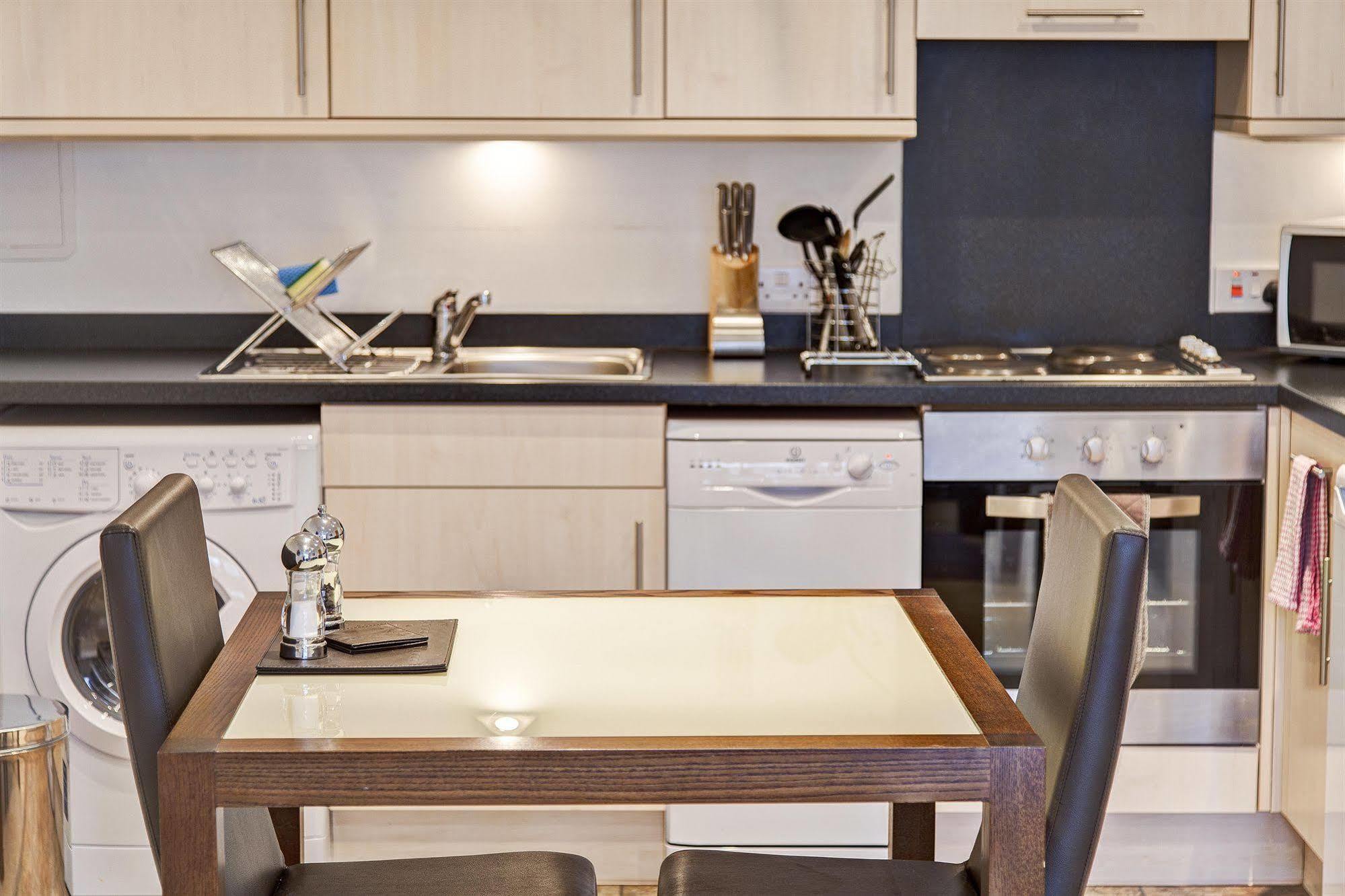 Fountain Court Apartments - Grove Executive Единбург Екстериор снимка