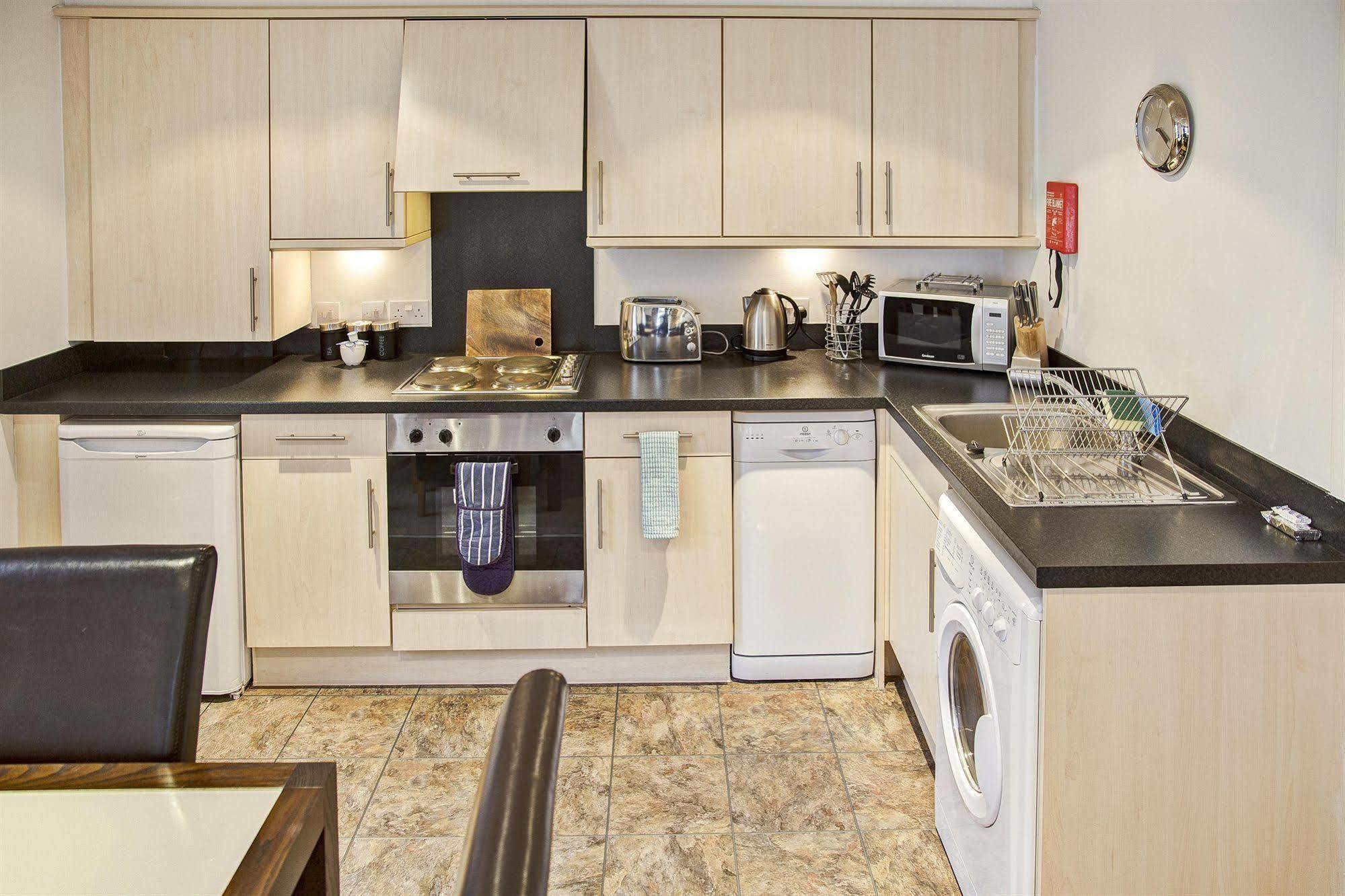 Fountain Court Apartments - Grove Executive Единбург Екстериор снимка